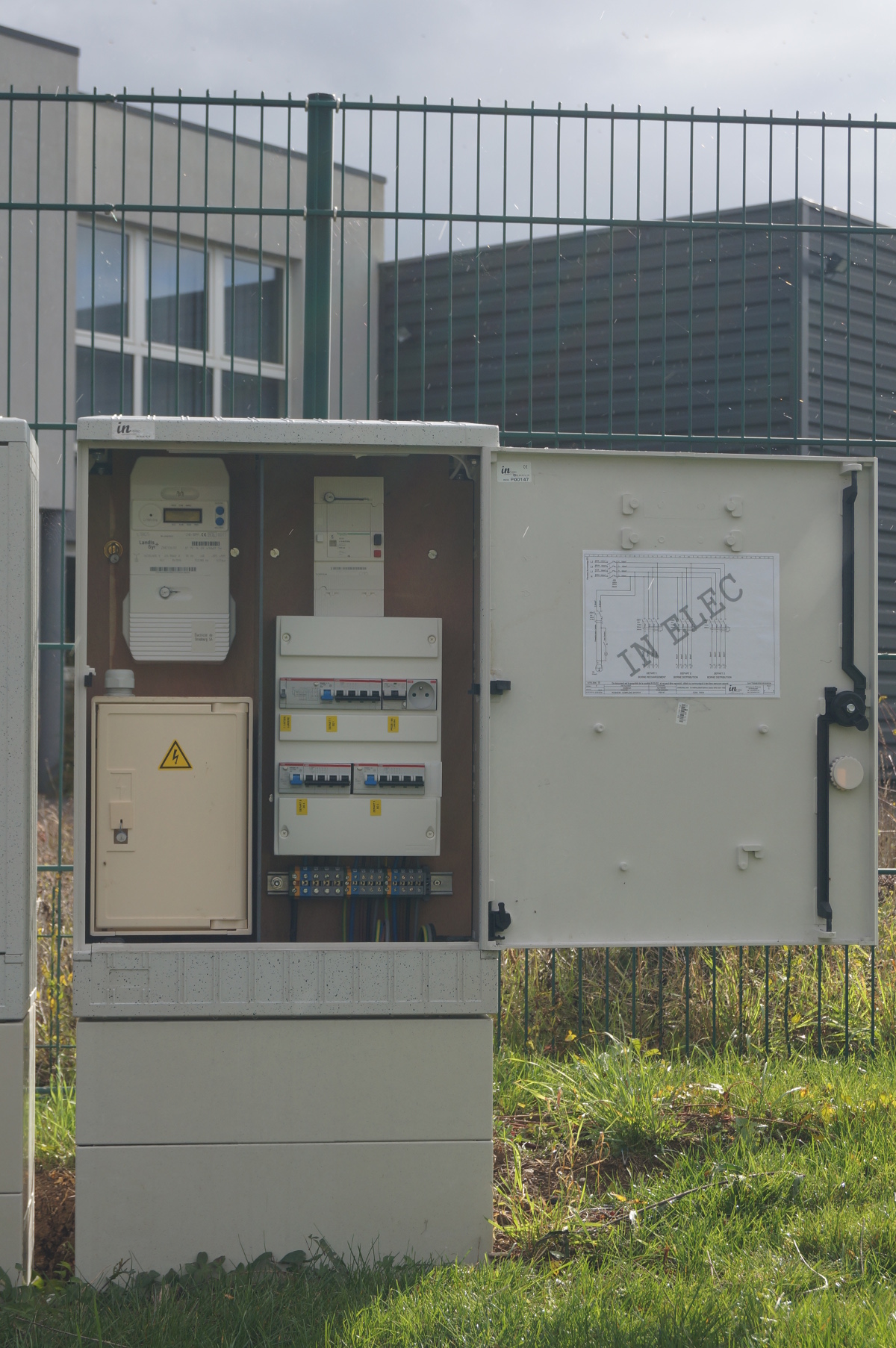 armoireeclairagepublicdedistributionelectrique_ouverte_1 InElec